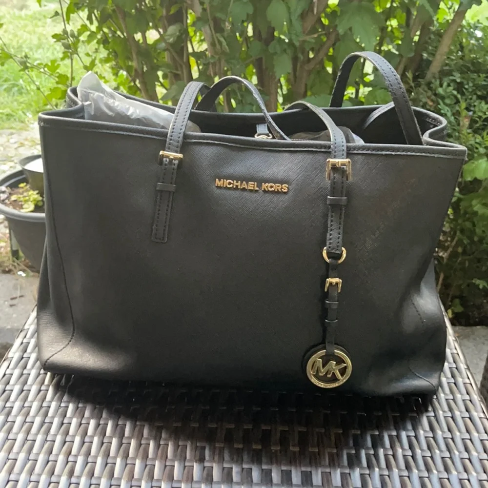 Michael Kors jet set tote